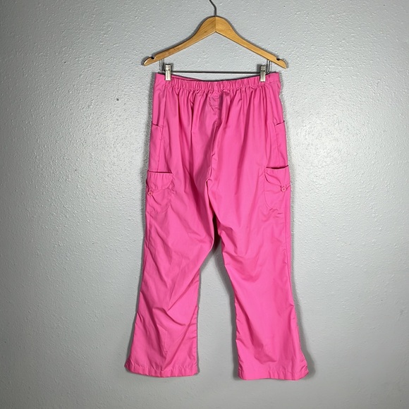 Lizzy b pink size small top and size medium pants scrubs set - Picture 10 of 13